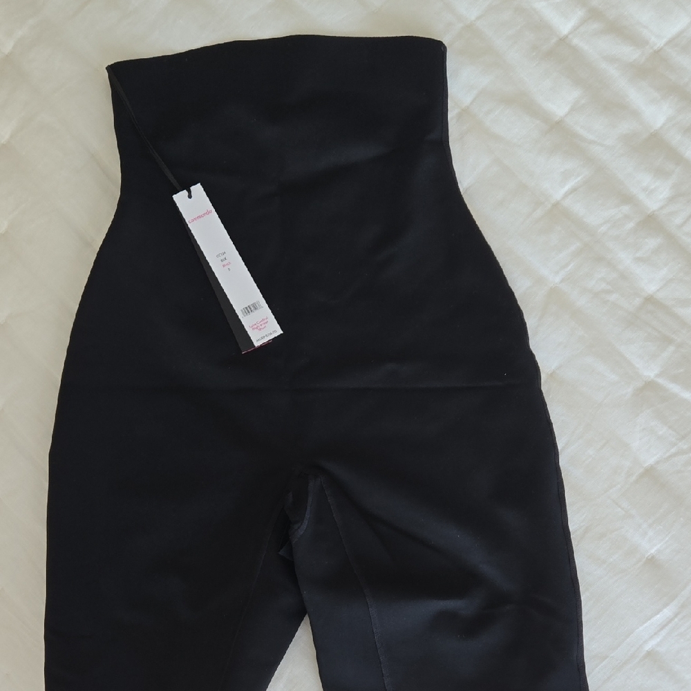 Commando Women’s Luxe Control High Waisted Shorts in Black